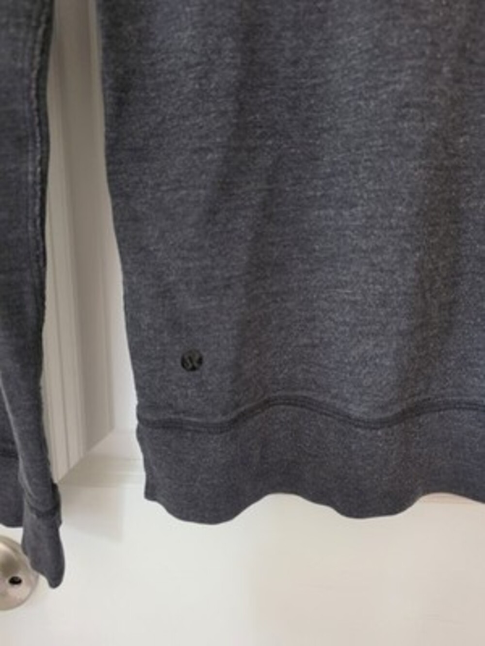 Lululemon Open Your Heart Reversible Pullover Women's Size 6 Gray ThumbholesYoga - Picture 3 of 7